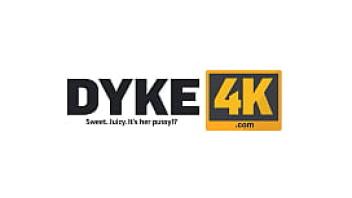 Dyke4k caught in the middle