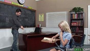 Blonde elaine fucking her prof in the classroom