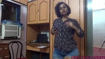 Big ass mumbai girl spanking herself fucking her tight desi pussy