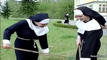 Notgeile nonne wird vom handwerker heimlich entjungfert