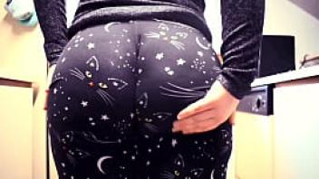 Giant ass mom cat pants booty wedgie compilation