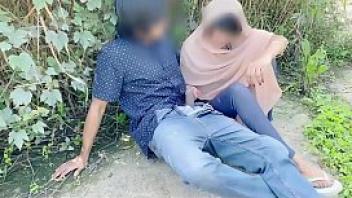 Hijab desi girl fucked in jungle with her boyfriend