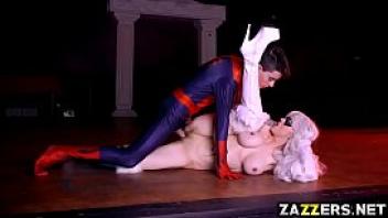 Black cat screwed by spidey from behind doggystyle