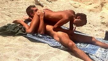 Sex at the beach amateur