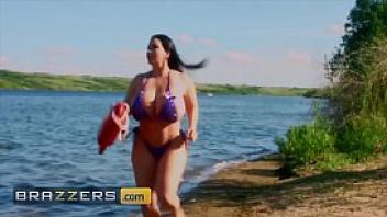 Curvy naughty lifeguard korina kova having fun under the sun with her toys brazzers