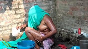 Free desi village girls bathing voyeur porn porn videos - Pornvideoq 