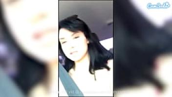 Horny college girl masturbates during her taxi ride