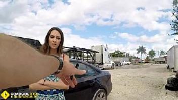 Roadside spicy latina fucks a big dick to free her car