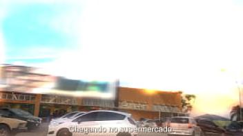 Teaser casada safada no supermercado de shortinho curto transparente socado na buceta