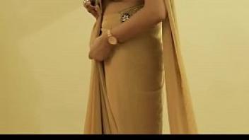 Hot girl saree wearing and showing her navel and back