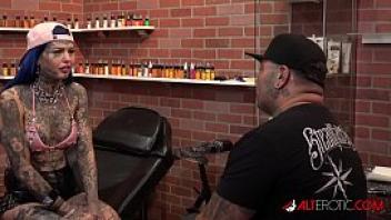 Behind the scenes for amber luke 039 s new face tattoo