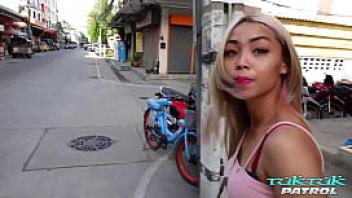 Super eager and horny blonde thai girl tries out her 1st white cock