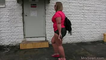 Thick wife masturbates at video store