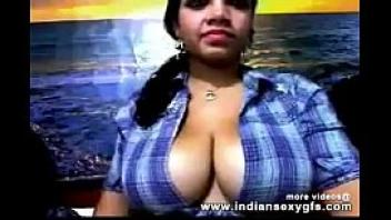 Indian mumbai desi big boobs bhabhi expose her front of live webchat
