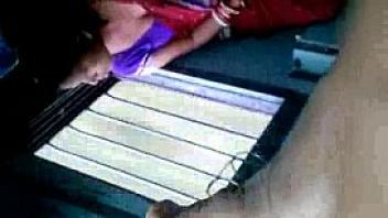 Bengali bhabhi enjoying cock sucking exposing her big boobs in indian sex video