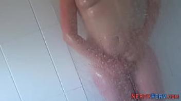 Amateur brit sucking cock