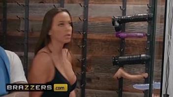 Real wife stories abigail mac keiran lee nailed at the estate sale brazzers