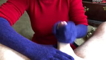 Mommys purple gloves