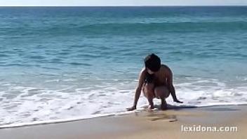Fit body watch me have fun on the beach before i masturbate
