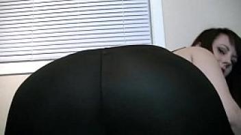 Juicy farting ass