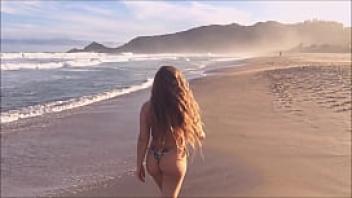 Cenas fantaacutesticas da praia de naturismo mais linda do brasil