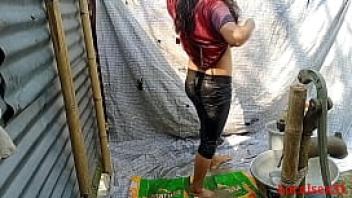 Desi wife bathroom sex in outdoor official video by localsex31