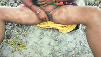 Desi indian outdoor jungle sex in saree