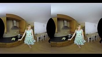 Anny aurora is a vintage housewife in vr