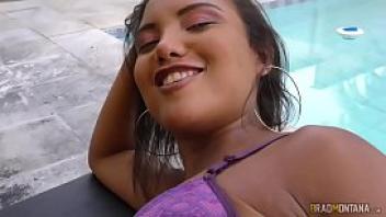 Novinha brasileira do rabo empinado marcella schultz