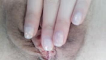 Amateur babe fingers her pink pussy closeup till she cums and play big natural tits