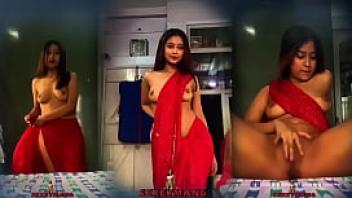 Desi girl dance and masturbation