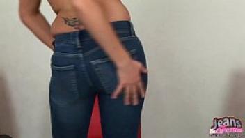 Petite kriss slipping out of her skinny jeans