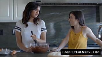 Familybangs com baking catfight stepsisters at kitchen serena blair leda lotharia