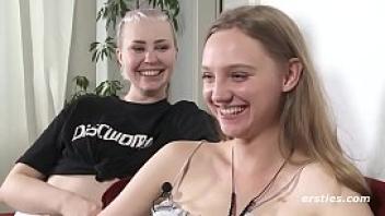 Young amateur lesbians love eating pussy