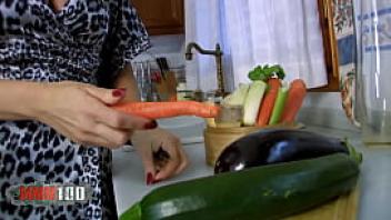 Spanish mature slut fucked in the ass with vegetables and good cock