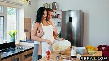Cooking milf jasmine jae bakes a cake while being fucked
