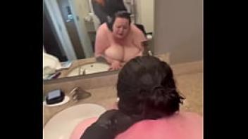 Fucking my bbw step sister in the bathroom while mom is at work