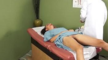 Gyno girl fucked by doctor in medical clinic