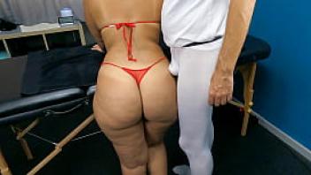 Masseur grabs colombian client 039 s big ass before the massage even starts