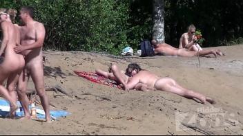 Voyeur blowjob on a nudist beach hidden zone and hiddencam