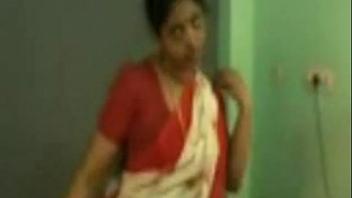 Scene of tamil aunty fucking with her coloader porn video